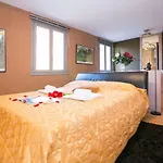 Della Fontana Penthouse 아파트 *